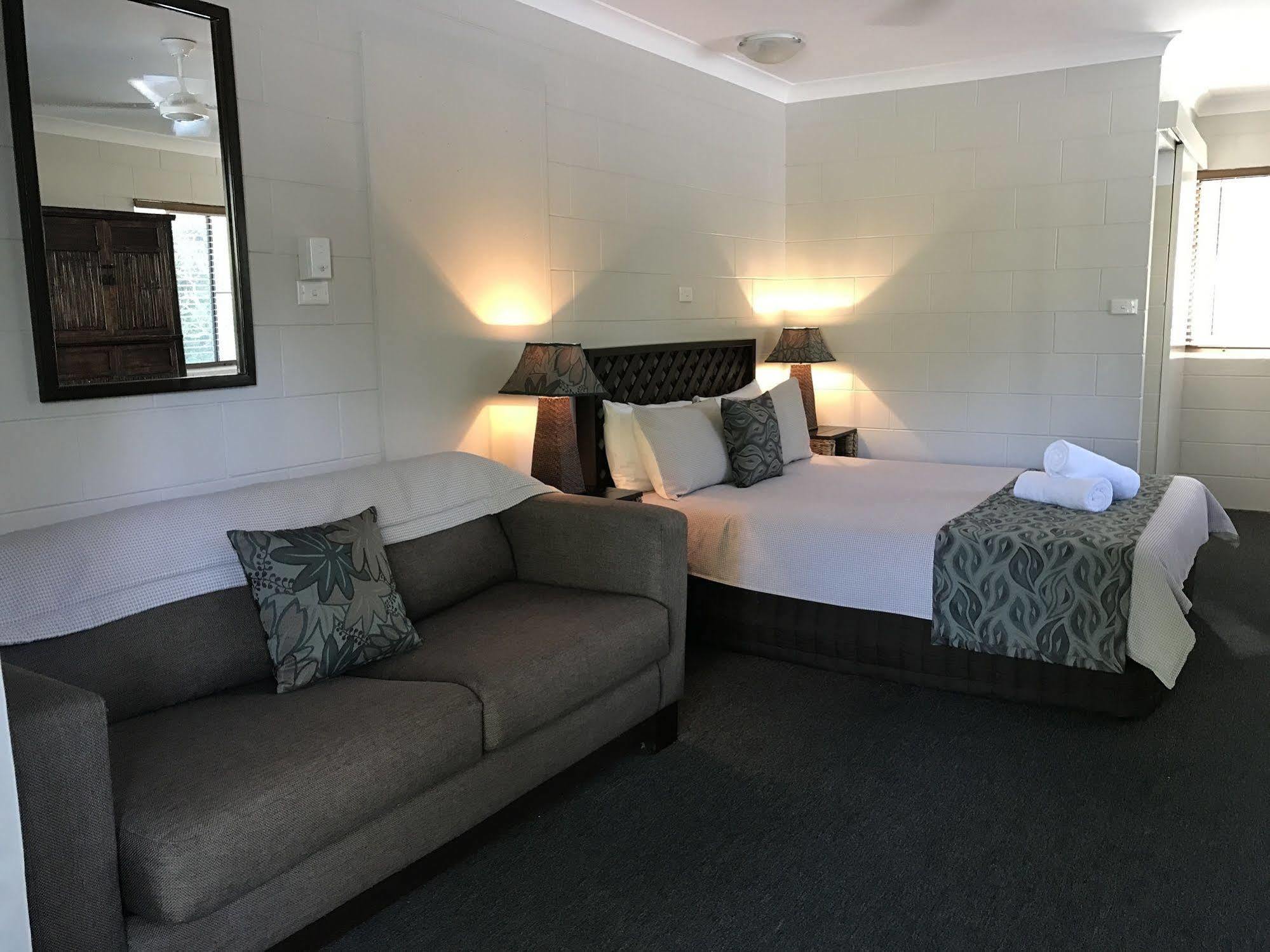 Bramston Beach Motel Dış mekan fotoğraf